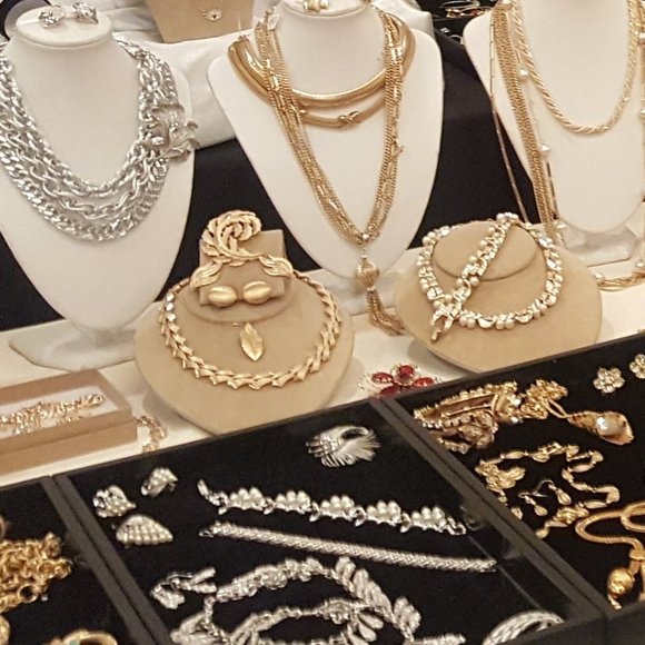 Vintage Loved Designer Jewelry - Picture 15 of 16